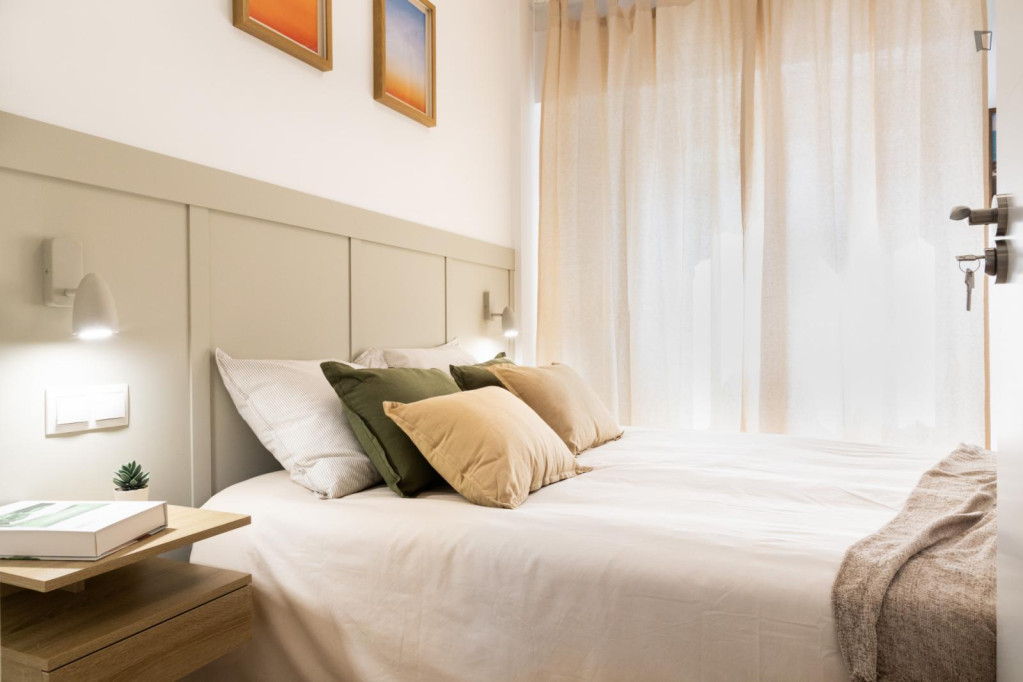 Attractive double bedroom near Parque de El Cerro - Madrid - chambre - ImmoJeune