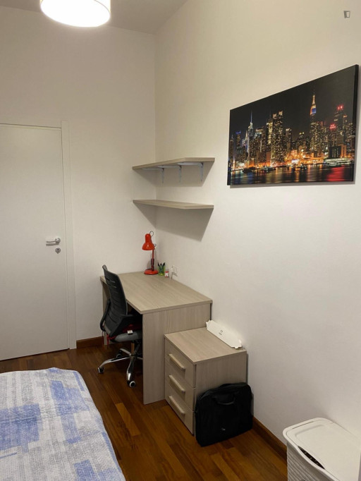 Double bedroom in 2-bedroom apartment