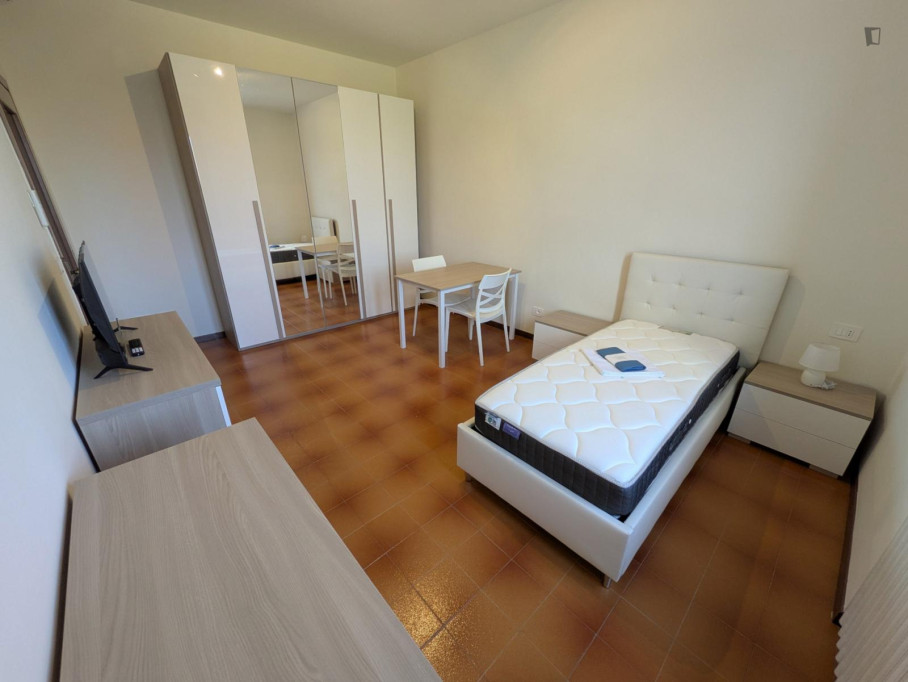 Single bedroom in 2-bedroom apartment - Milan - chambre - ImmoJeune