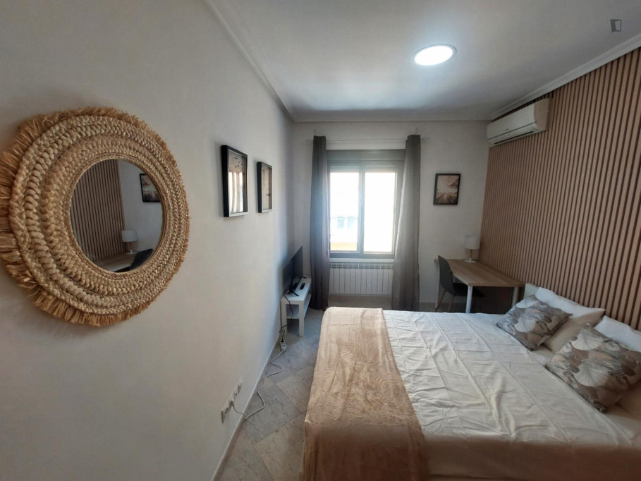 Double bedroom in 4-bedroom apartment - Madrid - chambre - ImmoJeune