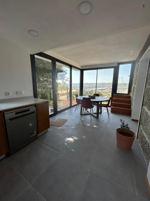 Passionate 2 Bedroom House with a view close to Senhoras do Monte Park