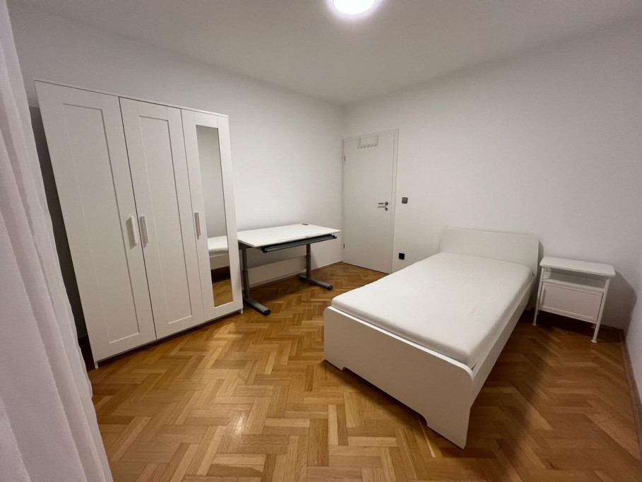 Modern 5-room men's flat share - quiet & beautifully located