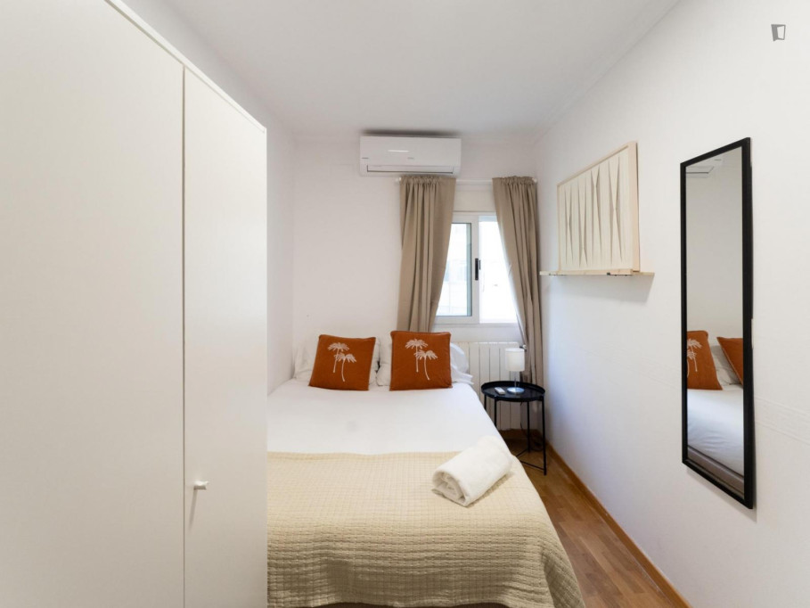 Bright double bedroom near the Avenida de América metro - Madrid - chambre - ImmoJeune