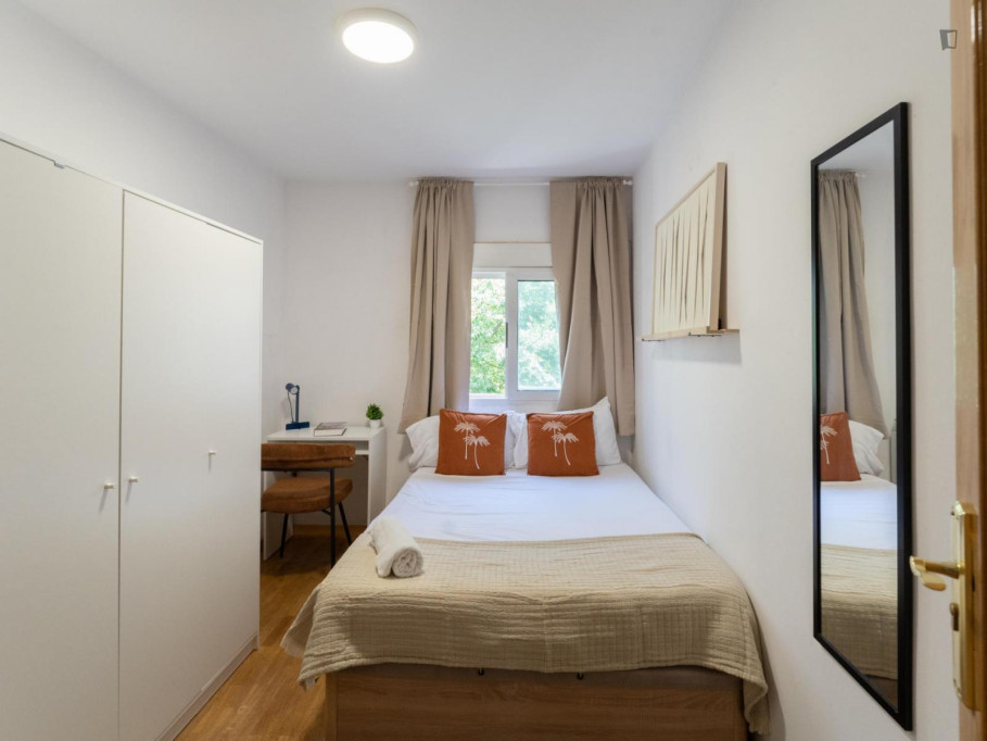 Welcoming double bedroom in Prosperidad - Madrid - chambre - ImmoJeune