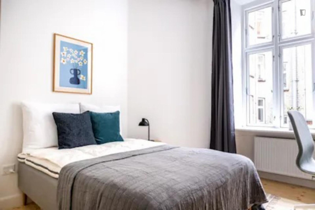 Comfy double bedroom near the Amorparken