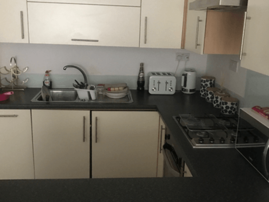 BRIGHT AND SPACIOUS DOUBLE ROOM