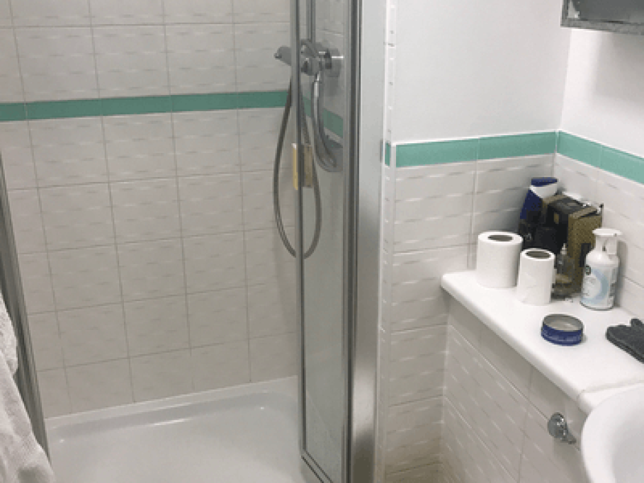 BRIGHT AND SPACIOUS DOUBLE ROOM
