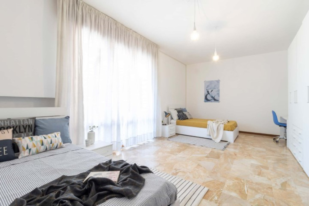 Via Eulero 27 - Posto letto in stanza doppia (1)