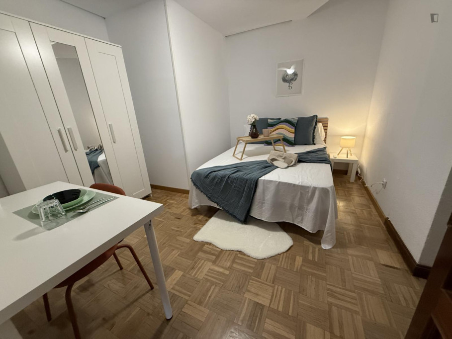 Homely double bedroom near Parque de Roma - Madrid - chambre - ImmoJeune