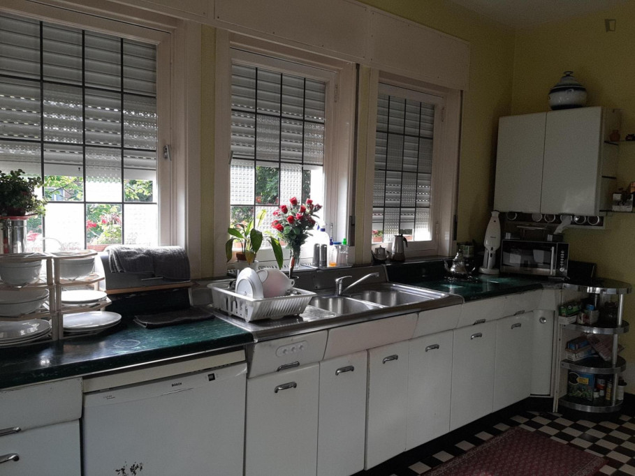 Spacious Double Bedroom in Strombeek-Bever