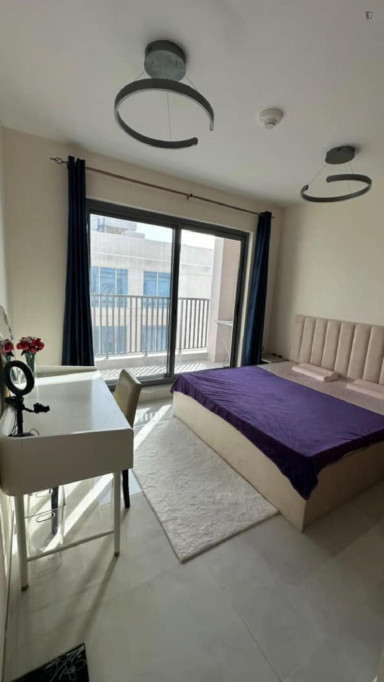 Modern 1 Bedroom Apartment close to InsuranceMarket Metro