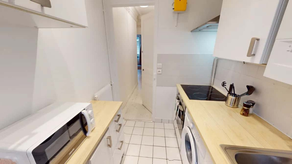 Room in Rue Euryale Dehaynin, Paris for 58 m² with 3 bedrooms