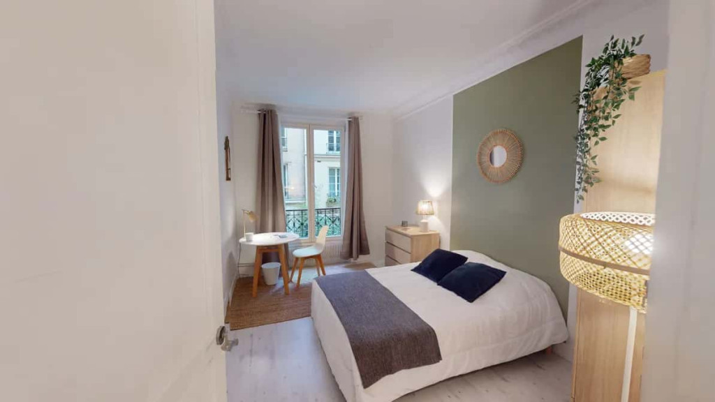 Room in Rue Euryale Dehaynin, Paris for 58 m² with 3 bedrooms