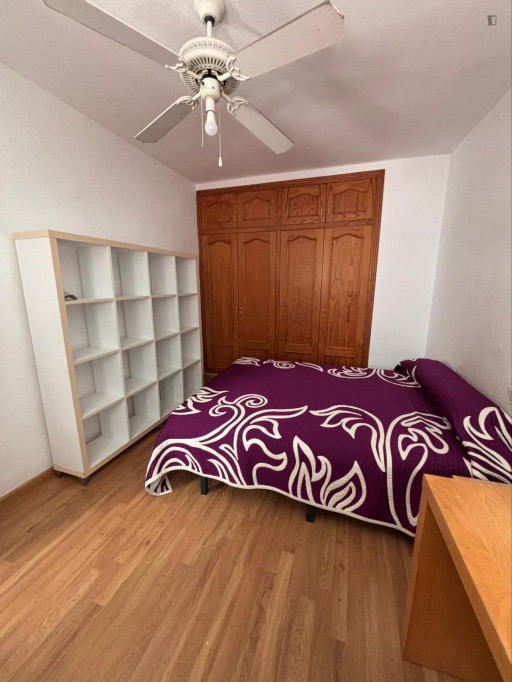 Cozy bedroom ideal for students 1 minute away from the beach in Almería