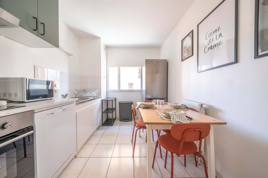 Move into this pleasant 11 m² coliving room on the Île de Nantes