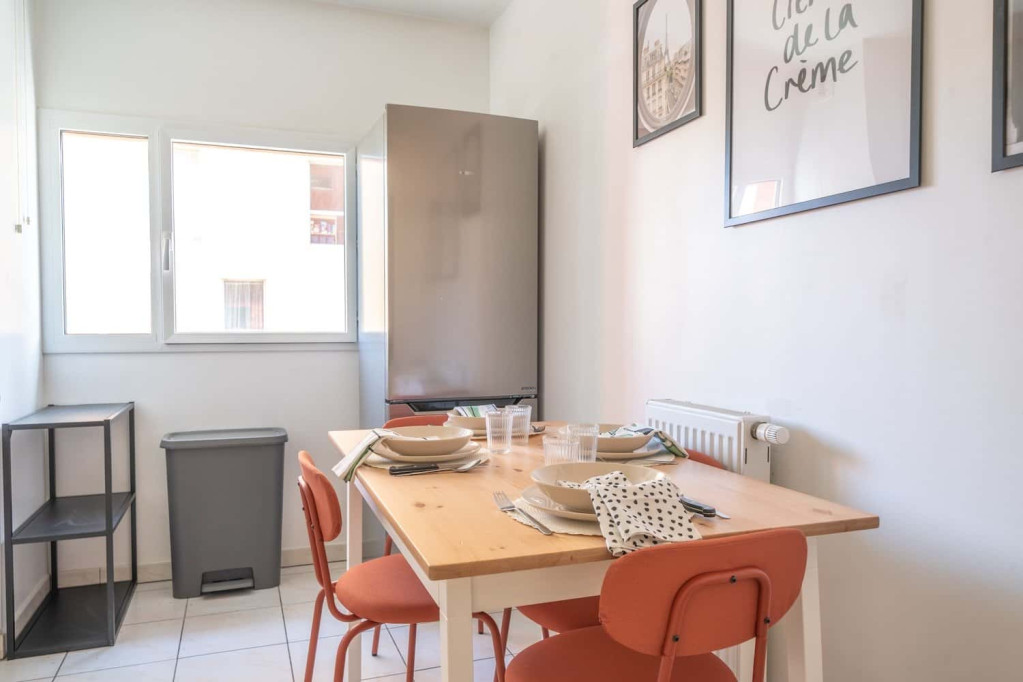 Move into this pleasant 11 m² coliving room on the Île de Nantes