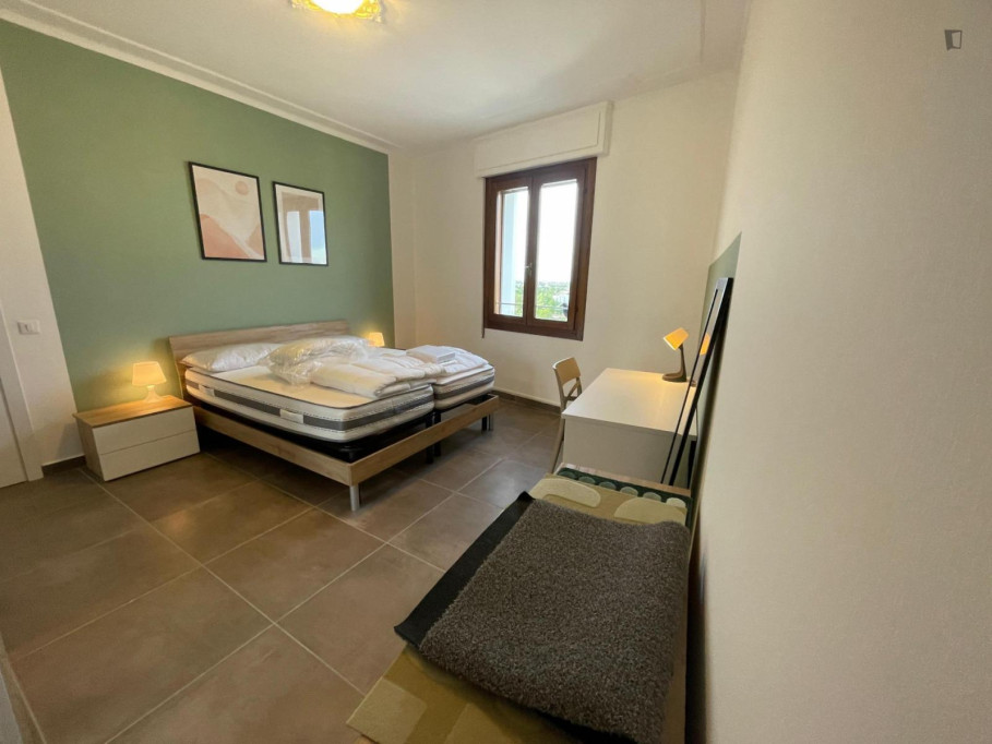 Nice Double Bedroom well connected to Piazza dei Signori, in central Treviso