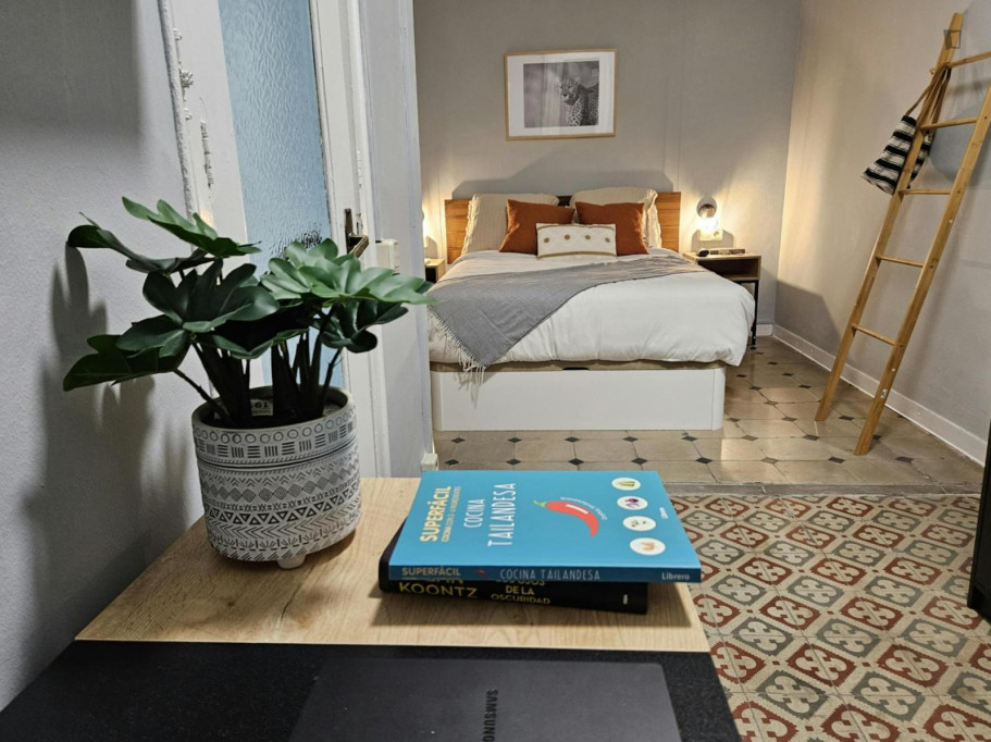 Modern double bedroom in L'Eixample - Barcelone - chambre - ImmoJeune
