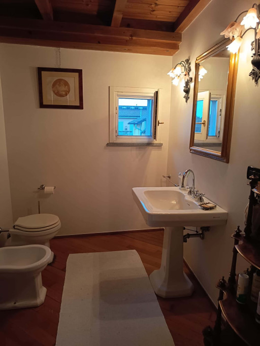 Room in Via Alboino, Pavia for 60 m² with 2 bedrooms