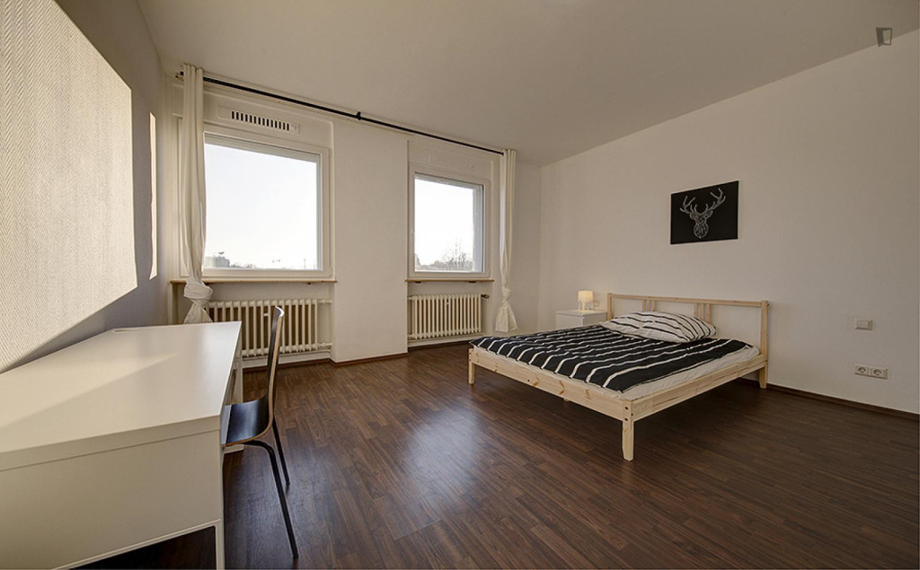 Appealing double bedroom in Veielbrunnen - Stuttgart - chambre - ImmoJeune