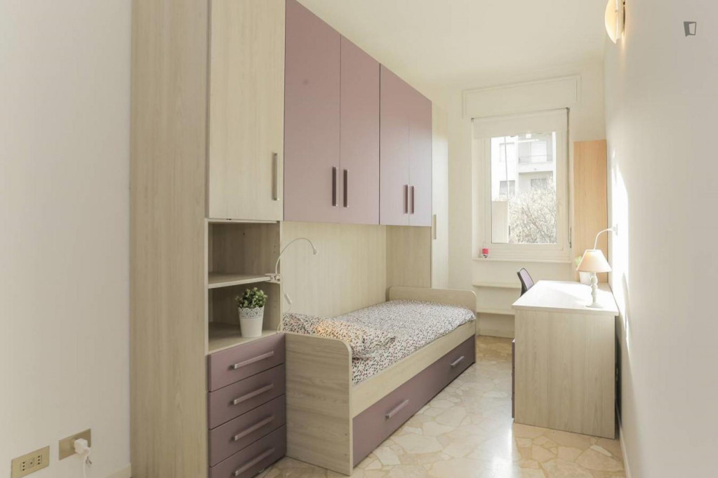 Excellent single bedroom near Piola metro station - Milan - chambre - ImmoJeune
