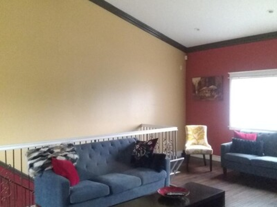 Huge Bedroom in Quiet/Relaxed Home