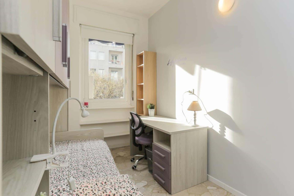 viale lombardia 28  private room s3