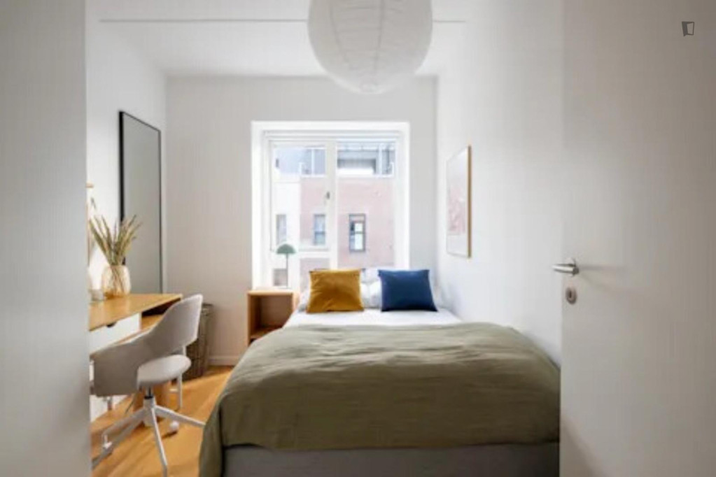Bright single bedroom in shared flat close to the Sluseholmen St. metro station - Copenhagen - chambre - ImmoJeune