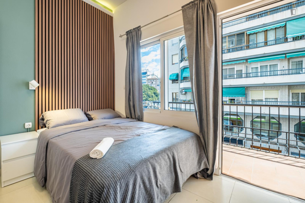 Lovely double bedroom in Benalua - Alicante - chambre - ImmoJeune