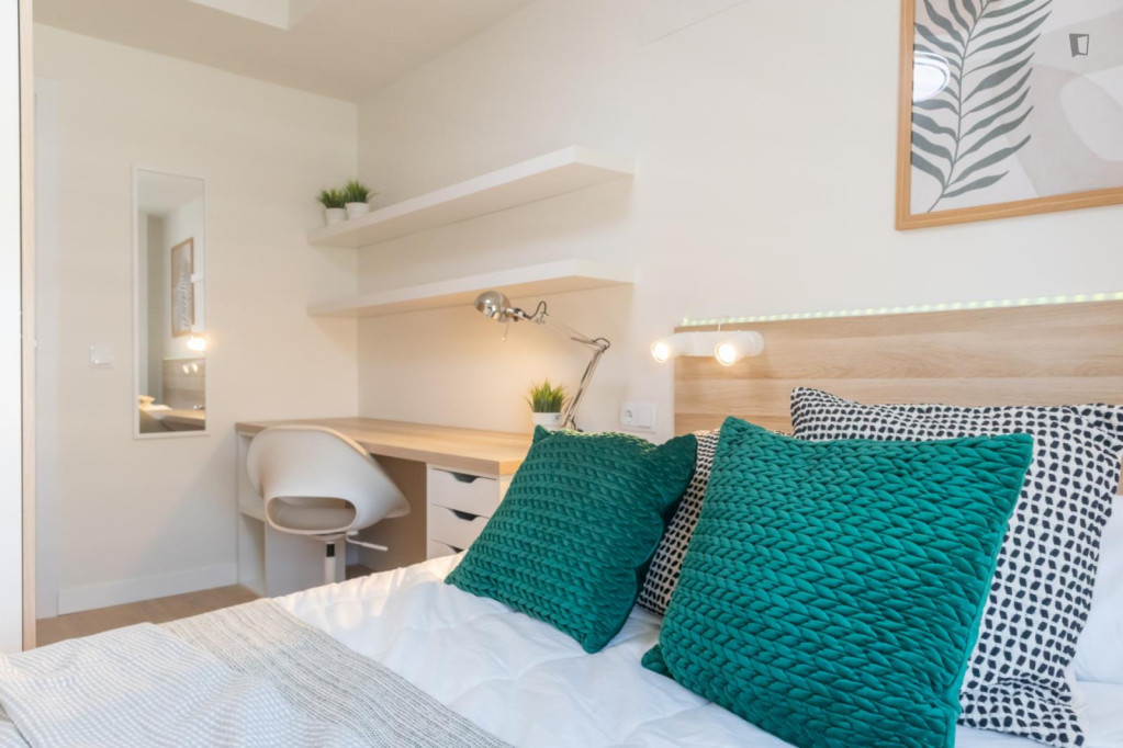 Comfy single bedroom in Valverde - Madrid - chambre - ImmoJeune