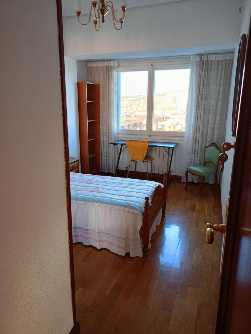 Very cosy single bedroom near Universidad de La Rioja - Logrono - chambre - ImmoJeune
