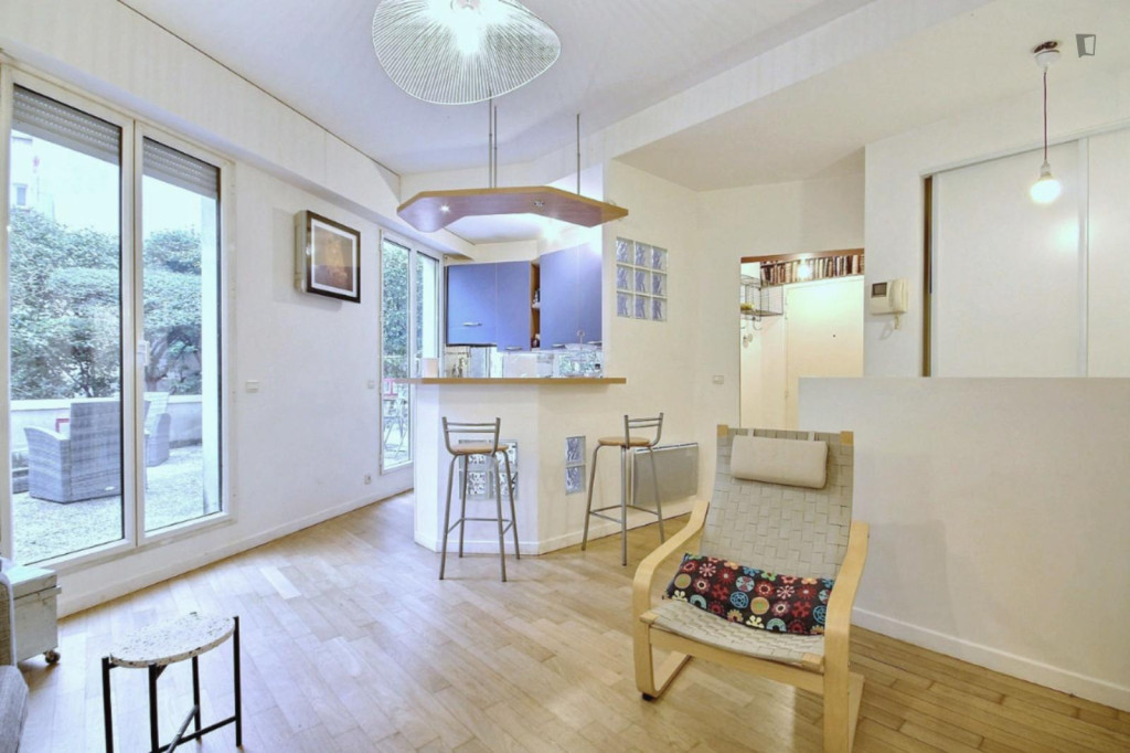 Neat studio near Pigalle metro