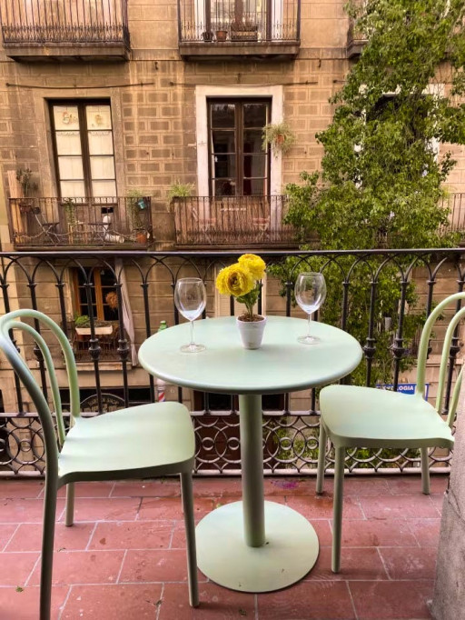 Stylish Coliving Apartment Steps from Las Ramblas in Historic Ciutat Vella