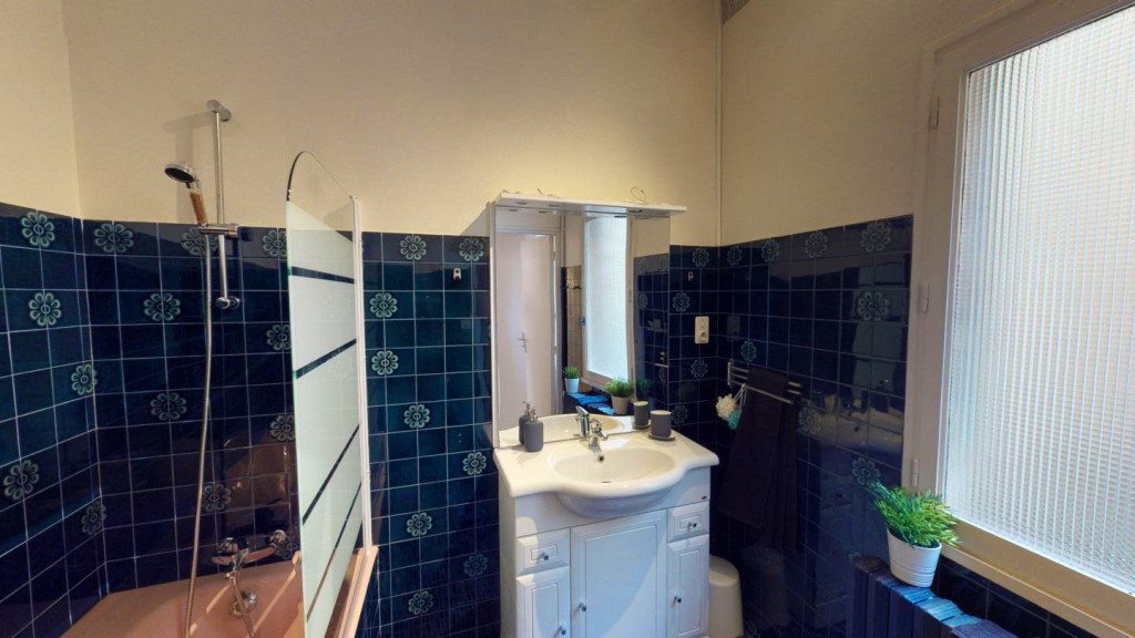 Cozy Chic Apt. near Carmes
