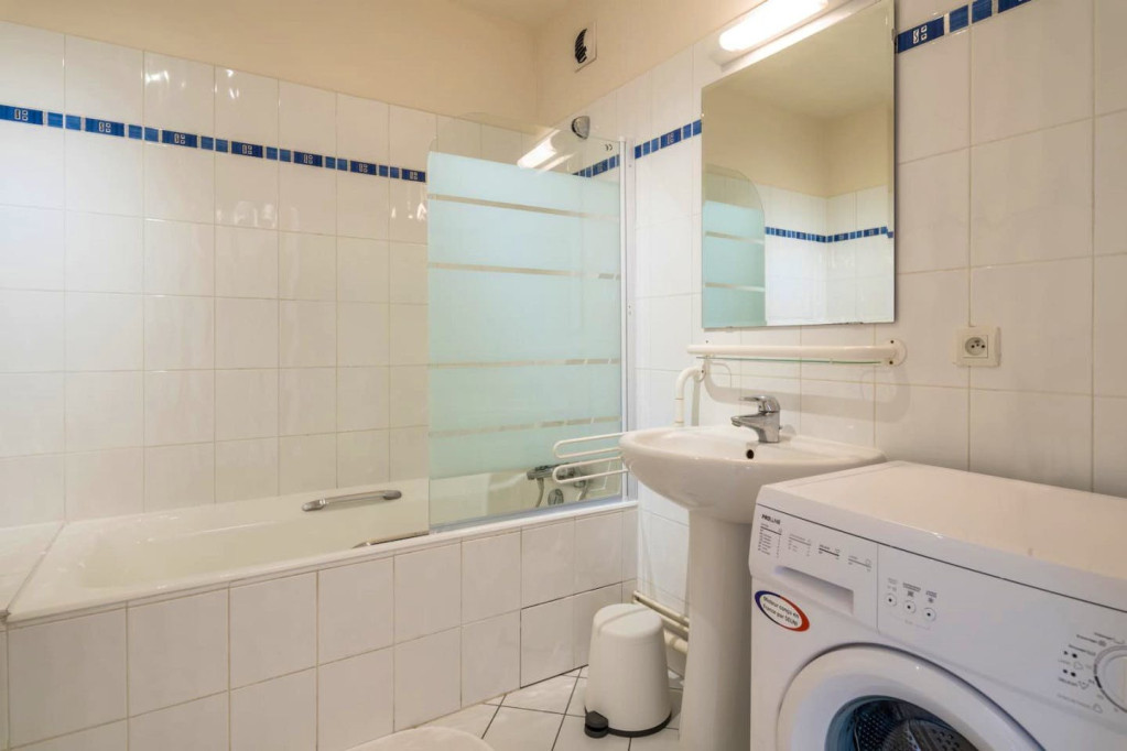 Bright Comfortable Apt. close to Jean Macé