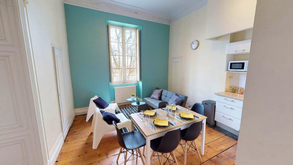 Elegant Stylish Apt. w/ Rooftop Terrace near Pont Saint-Pierre