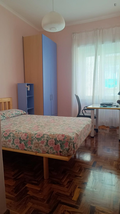 Spacious Bedroom with private bathroom in Rome  - Rome - chambre - ImmoJeune