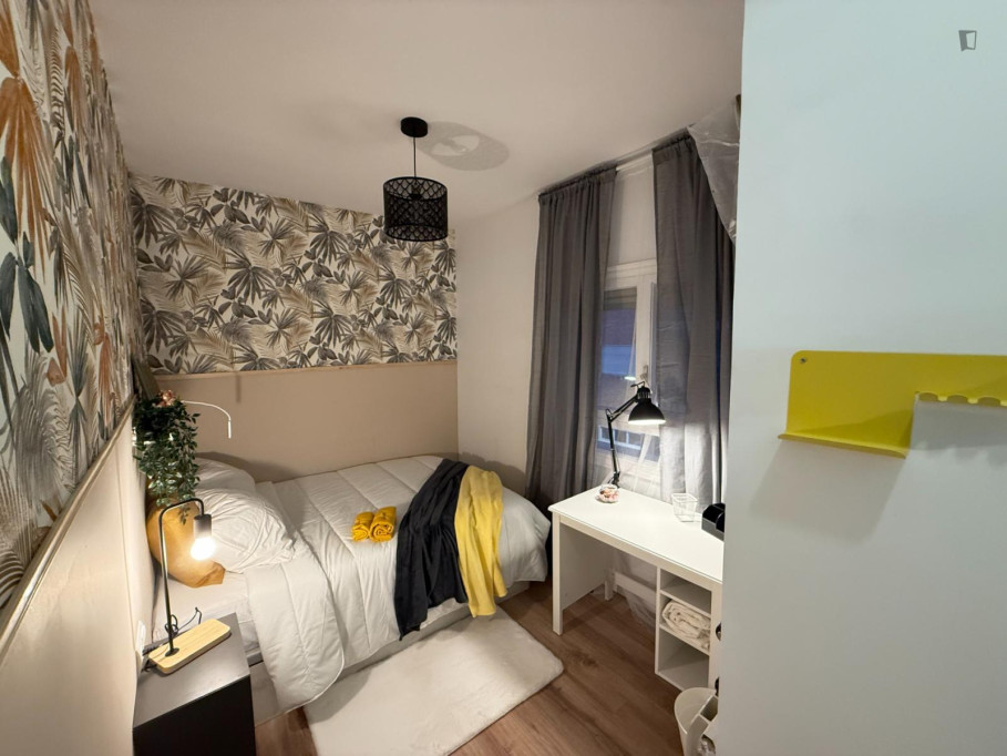 Charming double bedroom in the Mercado neighbourhood - Alicante - chambre - ImmoJeune