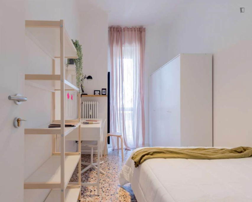 Bright single bedroom near the Spezia metro - Turin - chambre - ImmoJeune