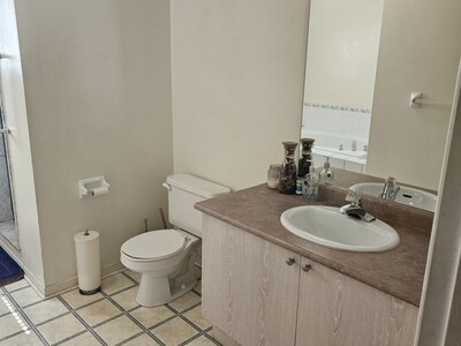 Ajax Rental Rooms 