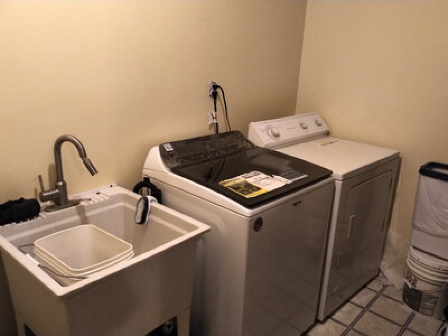 Ajax Rental Rooms 