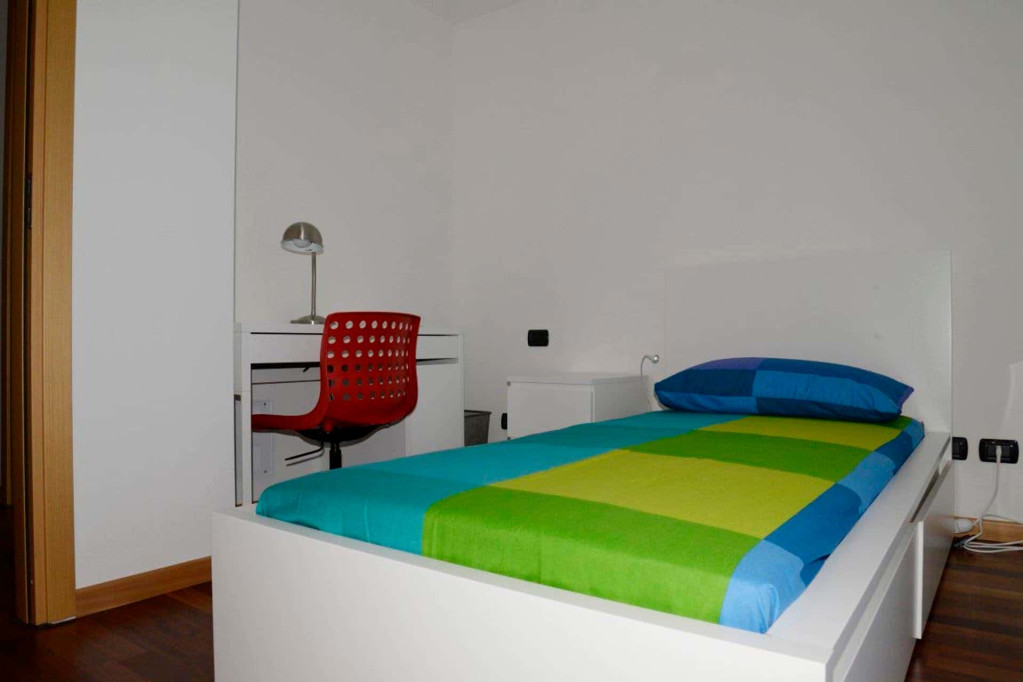 piazzale egeo 9 p.7 a.1  private room s3