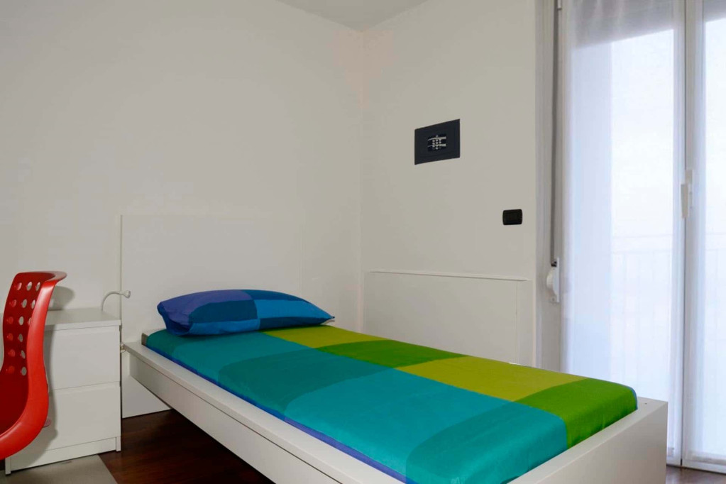 piazzale egeo 9 p.7 a.1  private room s3