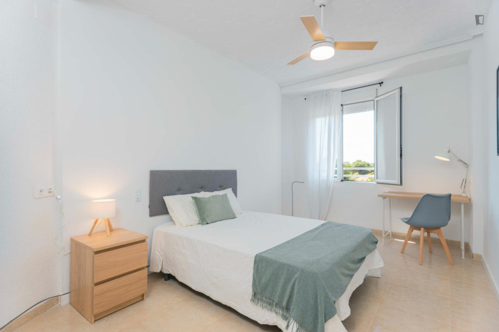Interesting single bedroom in Nou Moles - Valence - chambre - ImmoJeune