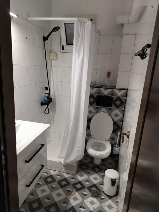 very appealing 2-bedroom apartment, in central Vardaris