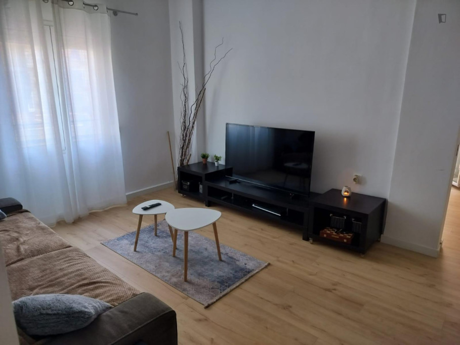 very appealing 2-bedroom apartment, in central Vardaris