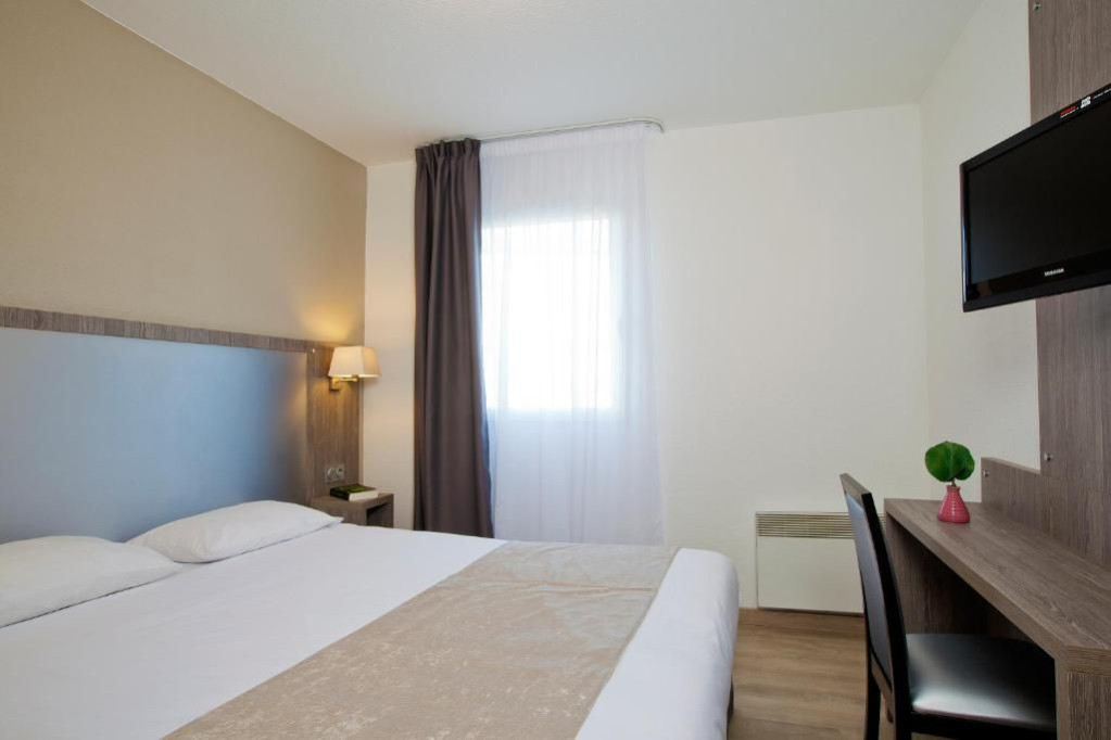 Reims - lovely and spacious 1-BR apartment