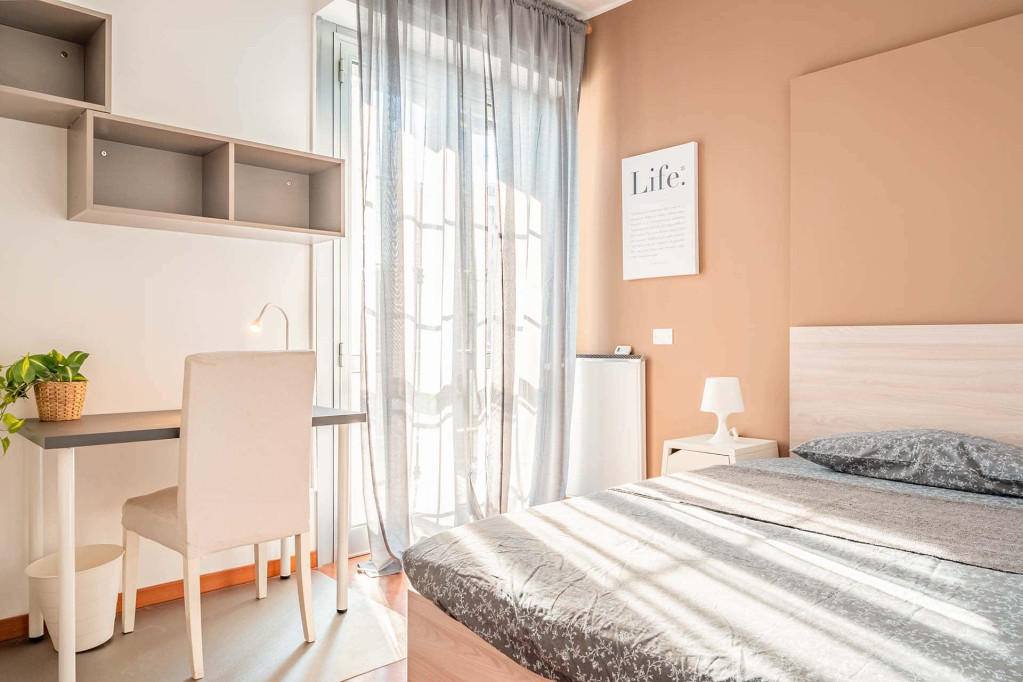 via santa rita da cascia 35  private room s4