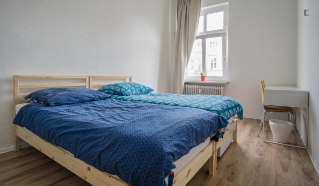 Bed in a twin bedroom near U Kurfürstenstr. (Berlin) metro station - Berlin - chambre - ImmoJeune