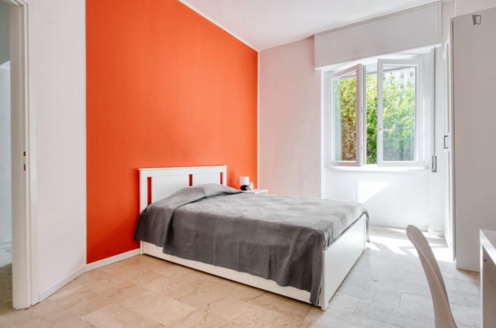 Neat double bedroom in Lambrate